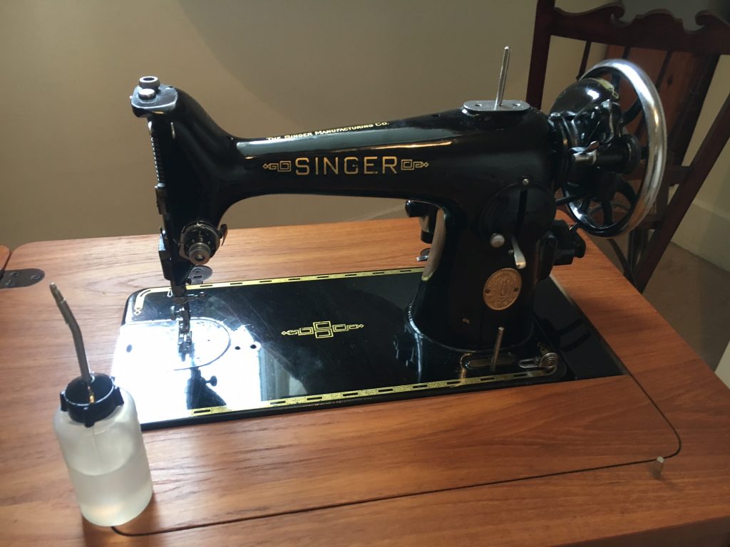 singer 221 sewing machine